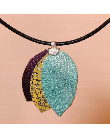 Collier Trois feuilles - Cuir et Argent