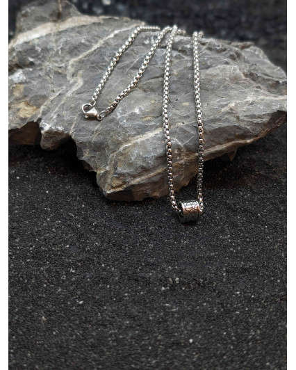 Collier Chaîne acier brillant et motif craquelé
