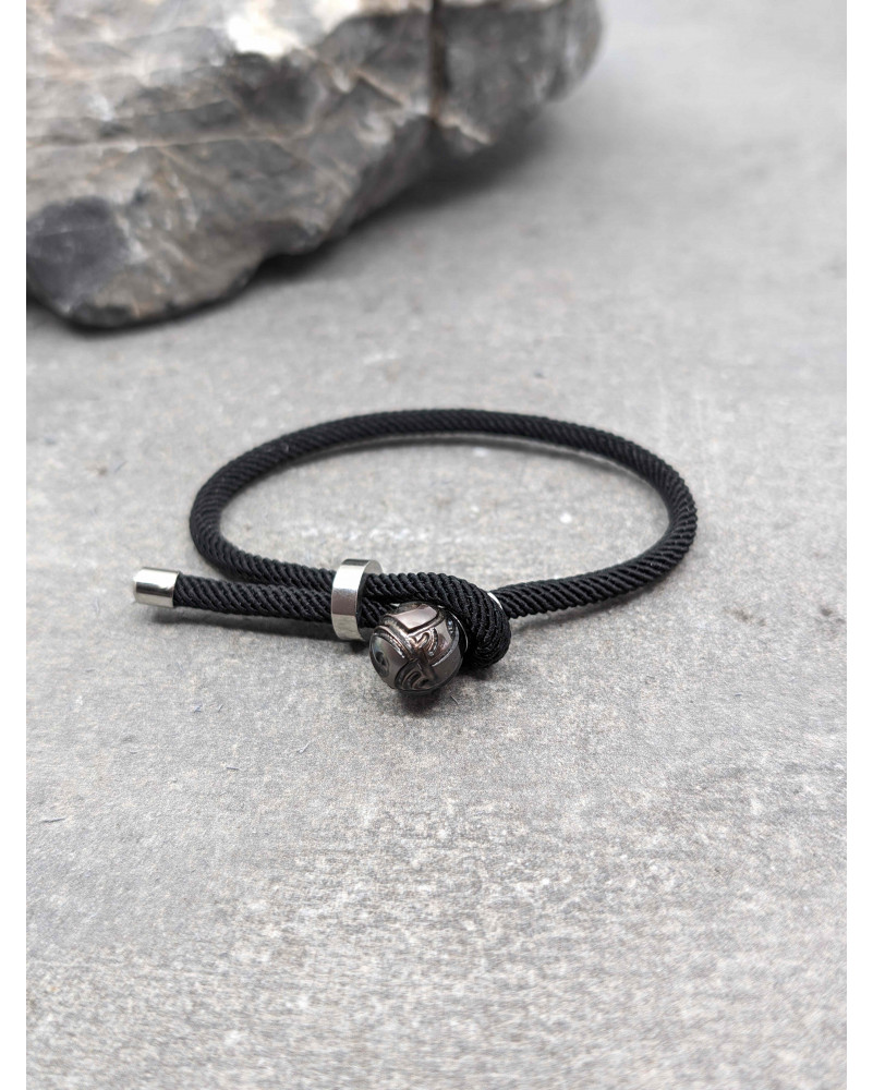 Bracelet cordon synthétique et Perle de Tahiti gravée