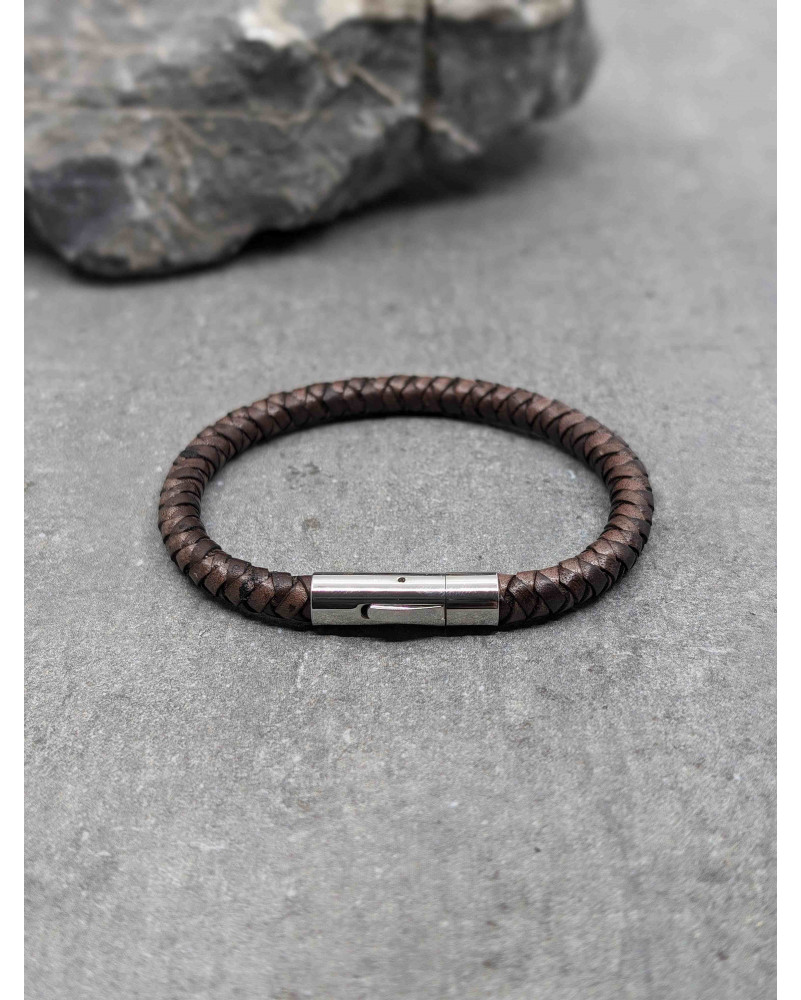 Bracelet en cuir rond marron fermoir brillant