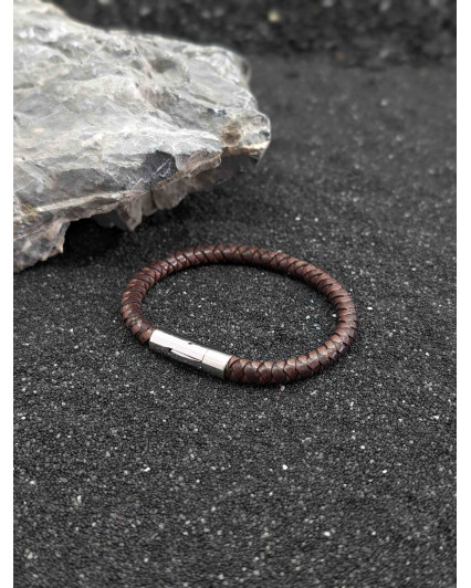 Bracelet en cuir rond marron fermoir brillant